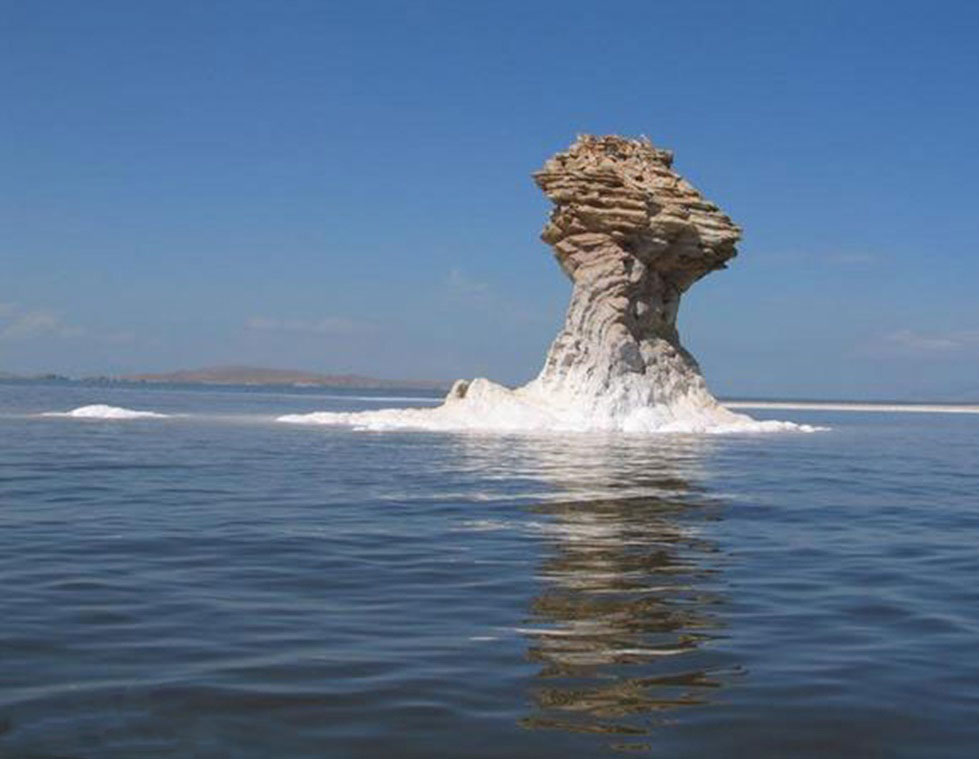 Image result for ‫دریاچه ارومیه‬‎