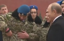 تصاویر/ سلفی جالب پوتین با سربازان
