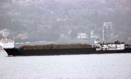 عبور کشتی نظامی غول پیکر روسیه از تنگه داردانل در آب های ترکیه