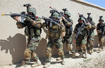 نیروهای ویژه ارتش35زندانی راازچنگ طالبان درهلمند افغانستان آ‍زادکردند