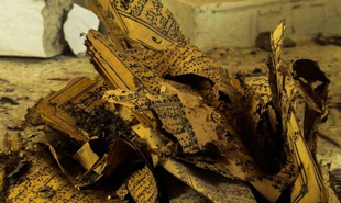 آتشزدن قرآن توسط تروریستها در یمن+عكس