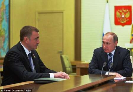 پوتین، دستیار پیشین خود را برای ریاست بر کرملین آماده می کند