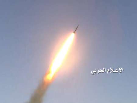 حمله موشکی یمن به فرودگاه أبها و یک پایگاه نظامی عربستان