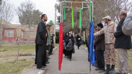 270 دانش آموز دختر از کنگاور به مناطق عملیاتی جنوب کشور اعزام شدند