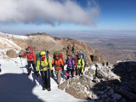 صعود کوهنوردان آستارایی به قله تفتان