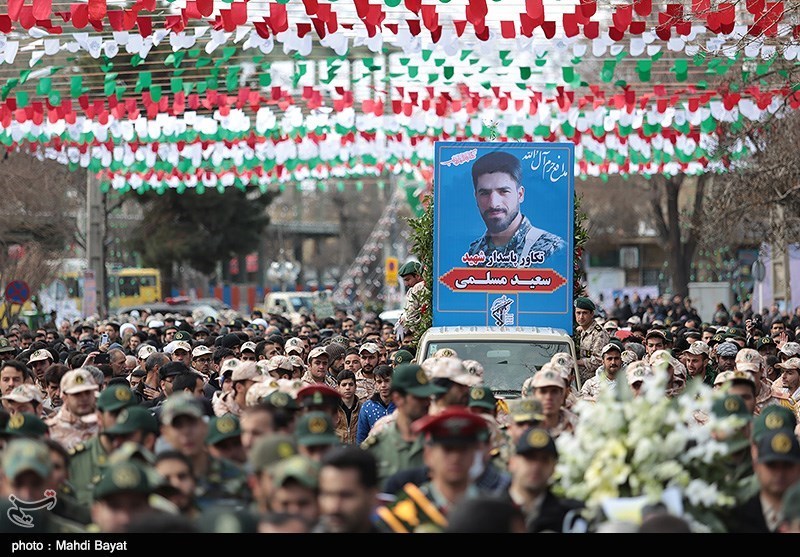 پیکر شهید علی محمد قربانی در اندیمشک تشییع می‌شود