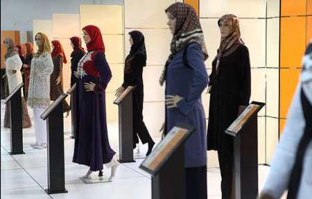دومین جشنواره مد و لباس ایرانی در رشت برپا شده است