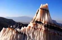 زمین شناسان فرانسوی از کوه نمک بوشهر دیدن کردند