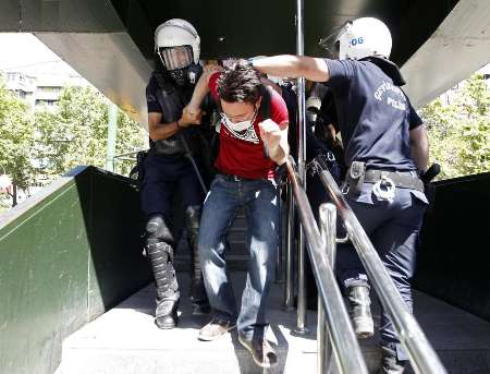 عملیات گسترده پلیس استانبول برای دستگیری عناصر یک سازمان ضد دولتی