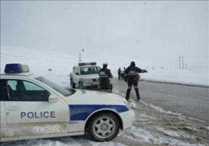 برف و کولاک مسیر ارتباطی سرچم - اردبیل را بست