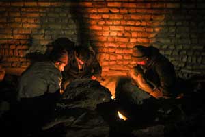 یک شب زندگی با معتادان کارتن‌خواب