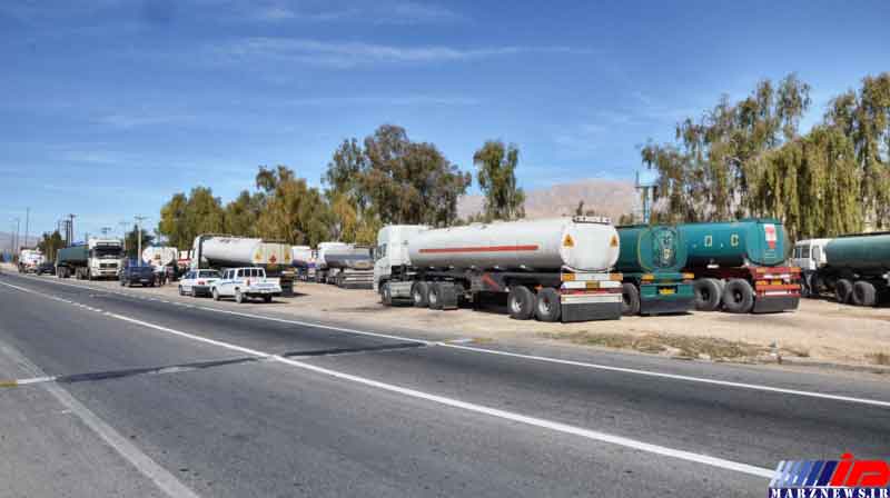 تجمع رانندگان تانکرهای سوخت در بندرعباس