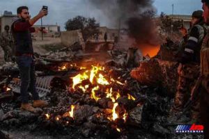 سلفی-گرفتن-شبه-نظامیان-در-کنار-بقایای-جنگنده-روسی