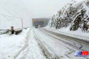 آغاز بارش برف در جاده های مازندران ؛ رانندگان احتیاط کنند