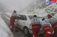 سرنشینان ۷۱ دستگاه خودرو گرفتار برف نجات یافتند