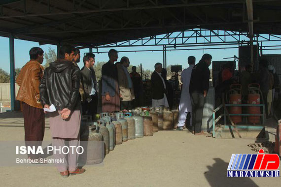 دستور دادستان زاهدان مبنی بر برخورد با سودجویان بازار گاز مایع + عکس