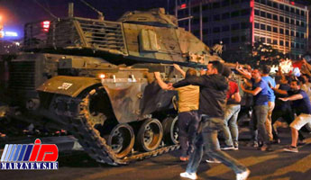 بازداشت ۱۰۰ نظامی دیگر در ترکیه به اتهام ارتباط با کودتا