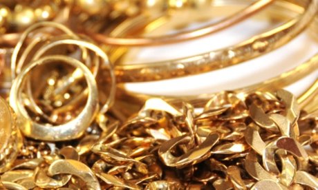 سرقت ۱۵۰ میلیون تومان طلا از خانه یک پیرزن