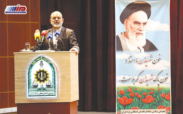 مجموعه انتظامی کشور در برابر جنگ ترکیبی دشمن مقتدرانه وارد صحنه شد