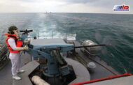 تمرین تیراندازی شناورها به سمت اهداف دریایی