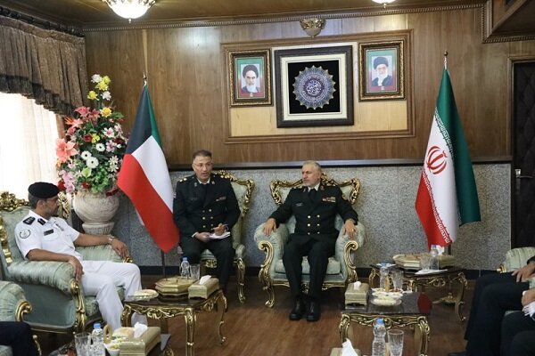 دیدار فرمانده مرزبانی با معاون گاردساحلی کویت و امضای تفاهمنامه امنیتی