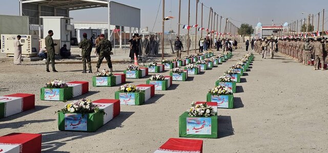 ورود پیکرهای مطهر ۴۶ شهید تازه تفحص‌شده به کشور