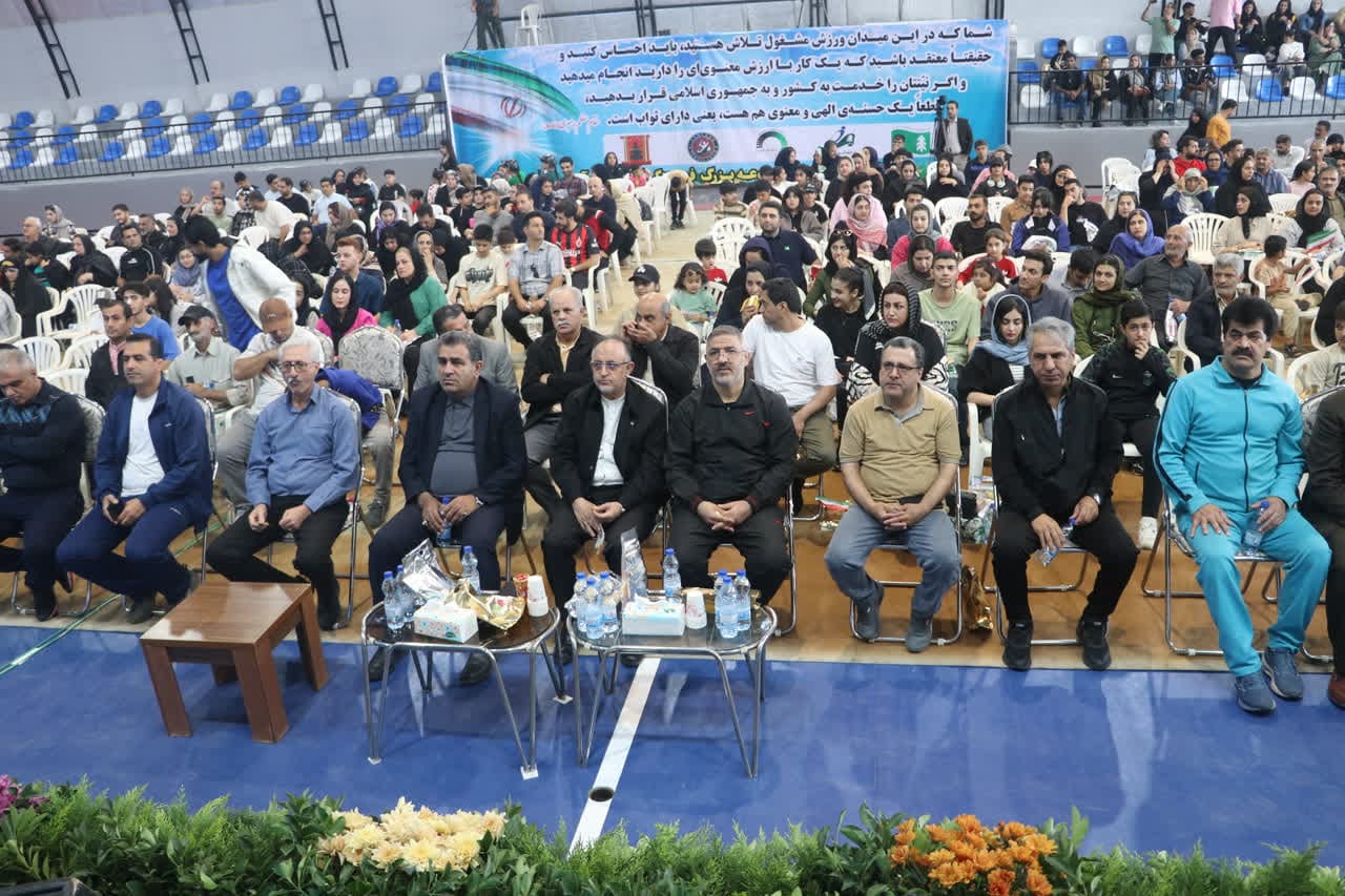 برگزاری همایش پیاده‌روی خانوادگی در شرکت صنایع چوب و کاغذ مازندران