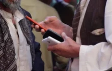 استخبارات طالبان در جست‌وجوی اطلاعات مخالفان؛ بازرسی تلفن مهاجران در مرز هرات