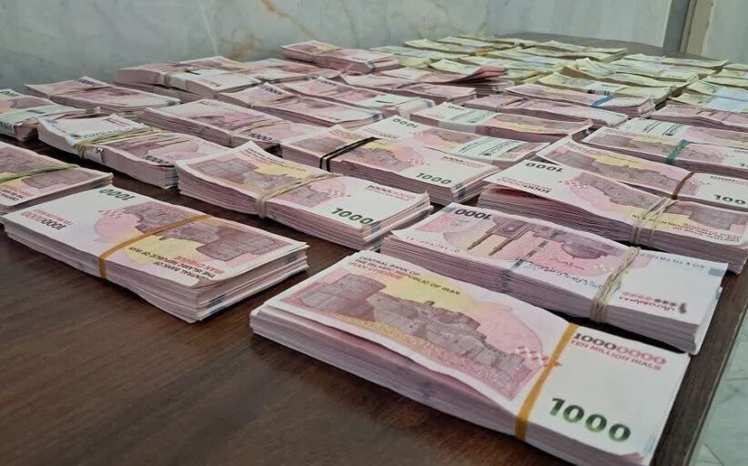 مرزبانان تایباد از قاچاق ۴۴۶ میلیارد ریال پول نقد به افغانستان جلوگیری کردند